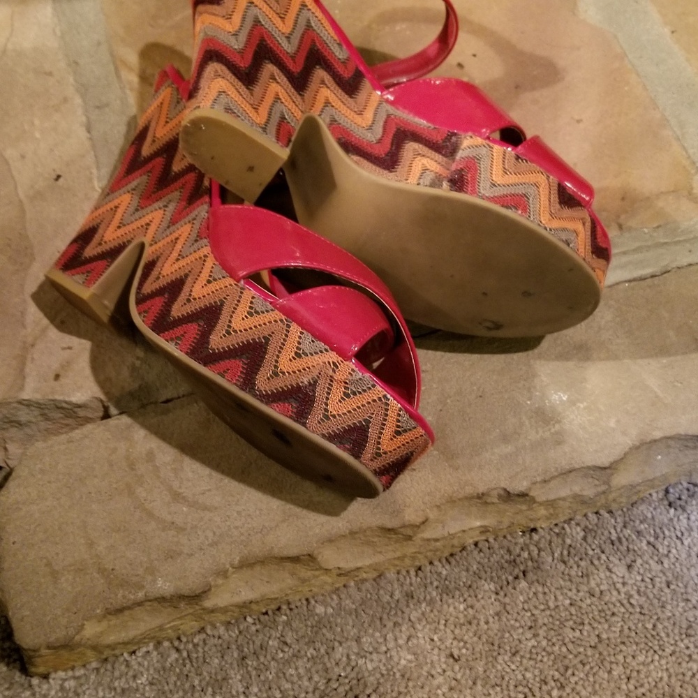 Shoes - Picture 2 of 4